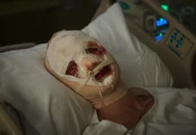 Tom Rhys Harries nel film DC Clayface,