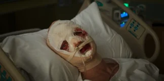 Tom Rhys Harries nel film DC Clayface,