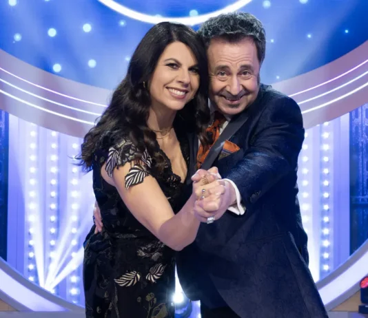 Geppi Cucciari e il Mago Forest nella quinta puntata di GialappaShow.