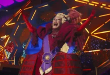 Elizabeth Banks nel film Hunger Games – L’alba sulla Mietitura.