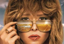 Natasha Lyonne nella key visual della serie Poker Face.