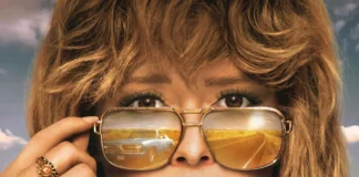 Natasha Lyonne nella key visual della serie Poker Face.