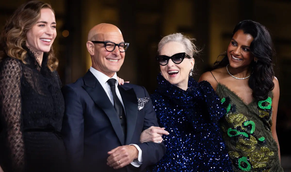 Emily Blunt, Stanley Tucci, Meryl Streep e Simone Ashley nel London Gala de Il Diavolo Veste Prada 2.