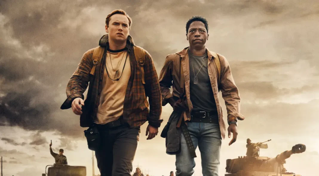 In foto i due protagonisti del film The Long Walk.