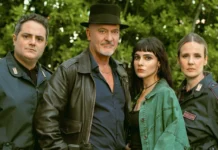 Claudio Bisio nella serie Uno sbirro in Appennino.