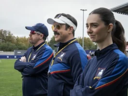 Brendan Hunt, Jason Sudeikis e Tanya Reynolds nella stagione 4 di Ted Lasso.