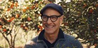 Stanley Tucci nella stagione 2 della serie Disney+ Tucci in Italy.