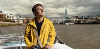 Antoni Porowski nella serie Disney+ Best of the World.
