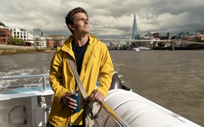 Antoni Porowski nella serie Disney+ Best of the World.