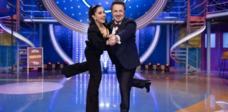 Paola Iezzi e Mago Forest nella puntata 7 di GialappaShow.
