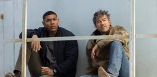Aaron Pierre e Kyle Chandler nella serie HBO Max Lanterns.