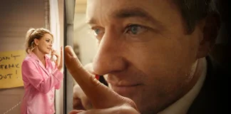 Elizabeth Banks e Matthew Macfadyen nella key-art della serie The Miniature Wife – Un piccolo problema.