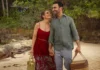 Jennifer Lopez e Brett Goldstein nel film Netflix Office Romance.