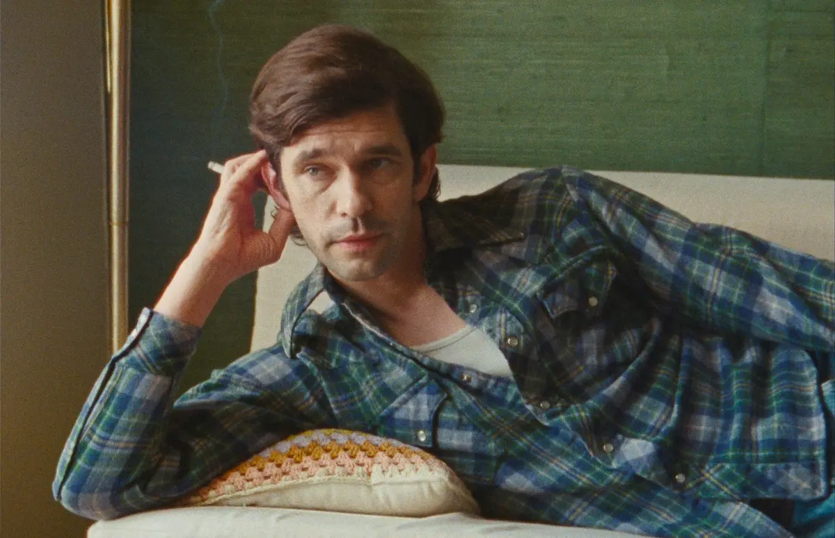 Ben Whishaw nel film Peter Hujar's Day.