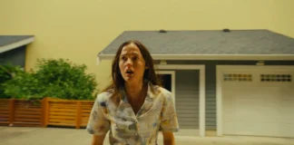 Una scena dal film horror Backrooms.