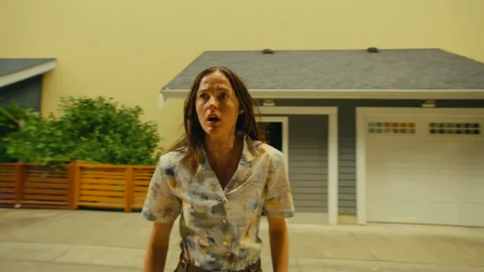 Una scena dal film horror Backrooms.