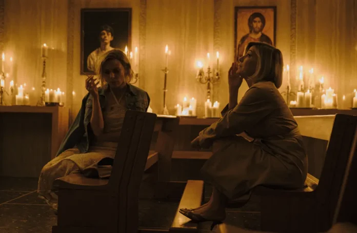 Jasmine Trinca e Valeria Brubi Tedeschi nel film L'estranea.