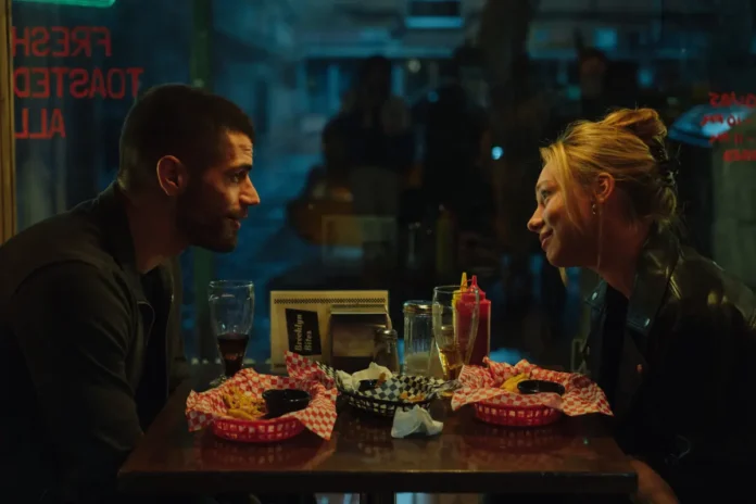 Ester Expósito e Hugo Diego García nel film Marfil – gli opposti.
