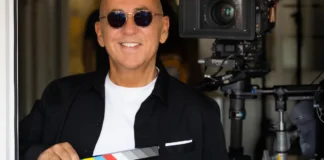 Il regista Ferzan Ozpetek durante le riprese del film Nella gioia e nel dolore.