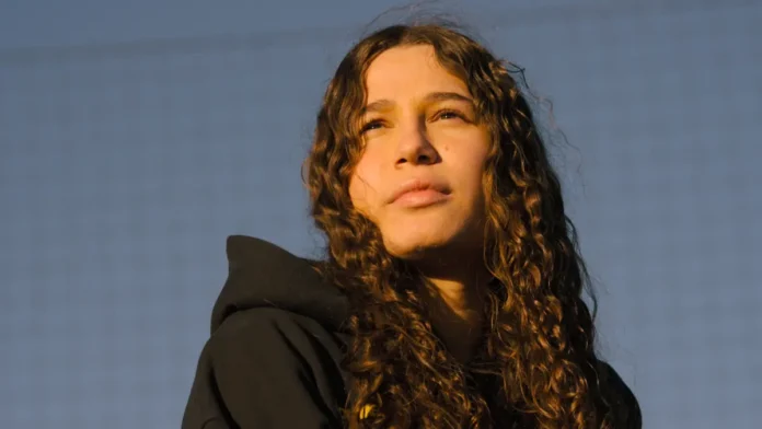 Una scena dal documentario Becoming Her: Prima di diventare grandi.