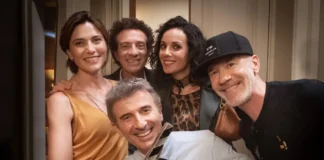 In foto il cast della commedia La notte delle fragole.