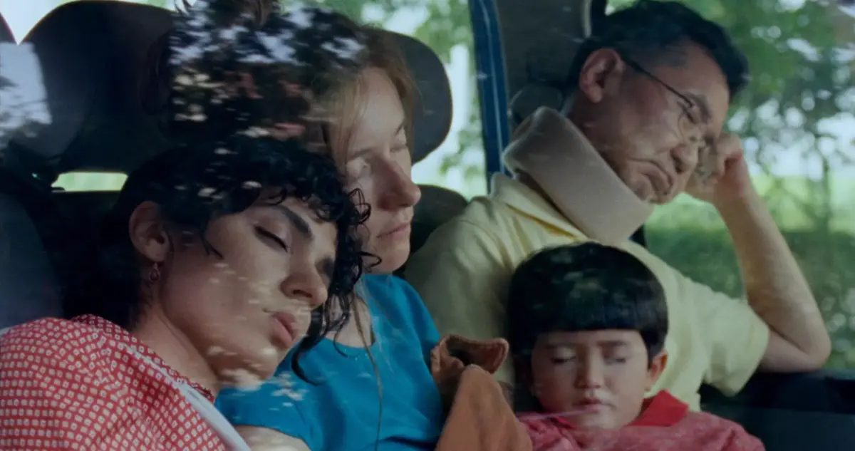 Una scena dal film Phantoms of July.
