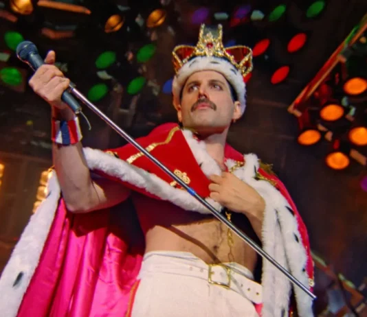 Freddie Mercury nel concerto Queen Budapest.