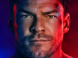Alan Ritchson nel poster della stagione 4 di Reacher.