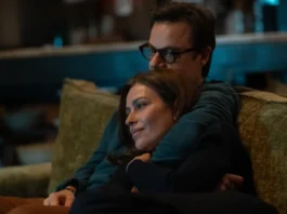 Claudia Pandolfi e Lino Musella nel film Il rumore delle cose nuove.
