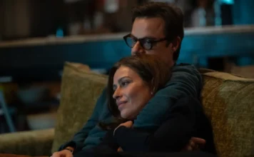 Tre coppie, una gabbia da cui fuggire: il trailer del nuovo film di Paolo Genovese Claudia Pandolfi e Lino Musella nel film Il rumore delle cose nuove.