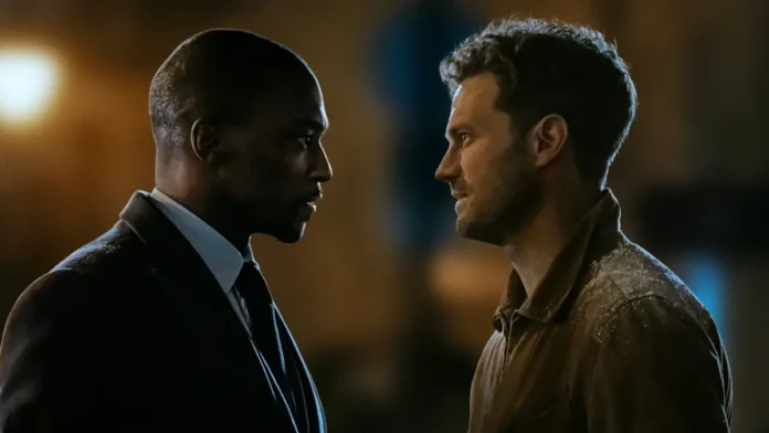 Anthony Mackie e Jamie Dornan nella serie Apple TV 12 12 12.