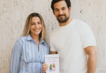 In foto i protagonisti della serie Prime Video Due cuori in affitto.