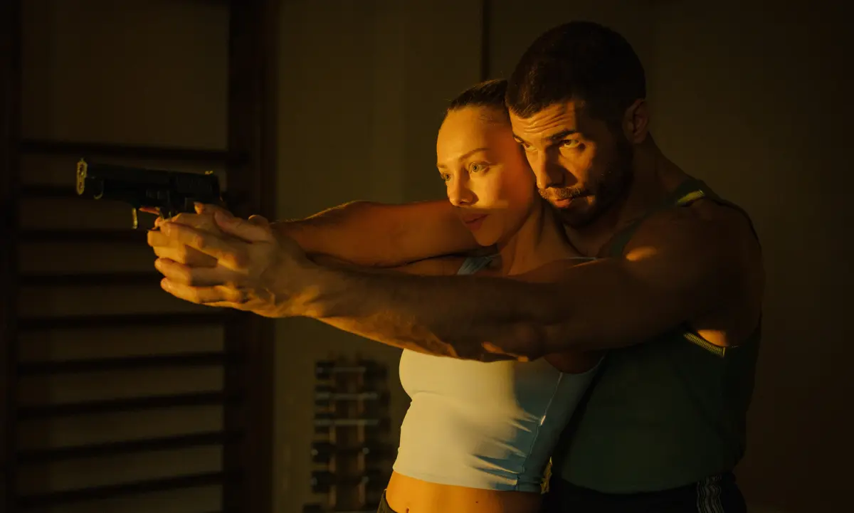 Una scena dal film Prime Original Marfil - gli opposti.