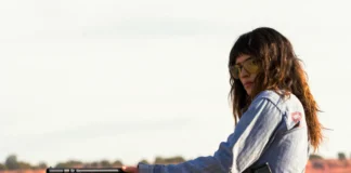 Adria Arjona nel film Onslaught – Assalto Finale.