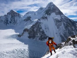 Una scena dal documentario Apple TV The Last First: Winter K2.