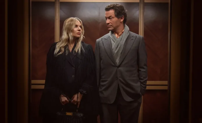 Domimic West e Sienna Miller nella serie Sky War – Il divorzio del secolo.