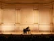 Una scena dal film concerto Cameron Winter at Carnegie Hall.