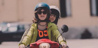 Una scena dal film Caro mondo crudele.