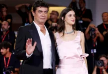 Dracula, Riccardo Scamarcio e Benedetta Porcaroli protagonisti della nuova serie audio Audible Riccardo Scamarcio, e Benedetta Porcaroli a Venezia 83 per presentare l'audible Dracula.