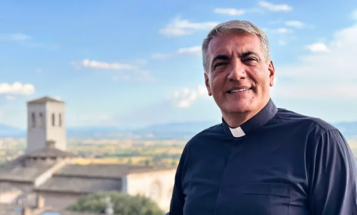 Don Walter Insero nel programma RaiPLay Francesco d’Assisi e i suoi ribelli.