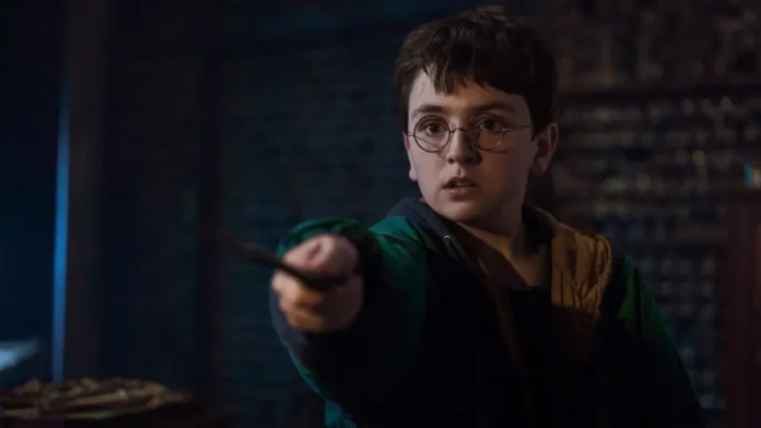 Dominic McLaughlin nella serie HBO Harry Potter e la Pietra Filosofale.