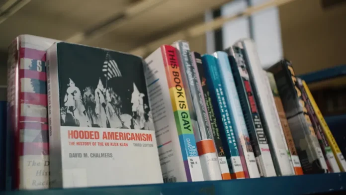 Libri.proibiti.cover Una scena dal documentario Libri Proibiti – The Librarians.