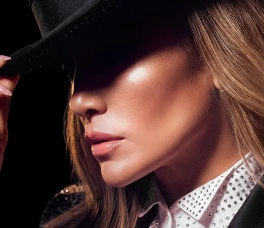 Jennifer Lopez nel poster del film-concerto Lo show di JLO.