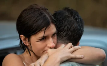 Noi, un po’ meglio: Elio Germano e Maria Chiara Giannetta nella nuova commedia di Daniele Luchetti Maria Chiara Giannetta ed Elio Germano nel film Netflix Noi, un po’ meglio.