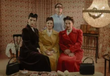Diana Callepiccolo, Paola Giannetti eTatiana lepore nel film Scarpe rotte.