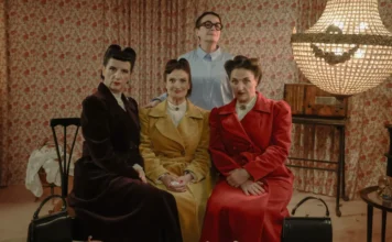 Diana Callepiccolo, Paola Giannetti eTatiana lepore nel film Scarpe rotte.