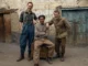 Tom Hiddleston, Genden Phuntsok e Willem Dafoe in Tenzing.