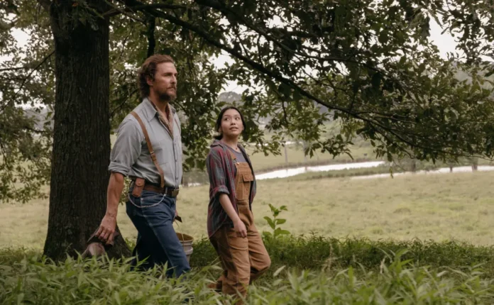 Matthew McConaughey e Angelina LookingGlass nel film La ballata del re delle api.