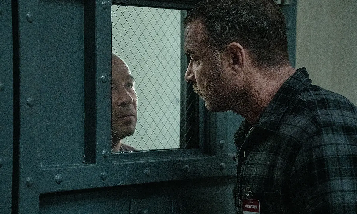 Stephen Graham e Liev Schreiber nella serie Apple TV Nocturne.