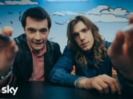 Elia Nuzzolo e Matteo Oscar Giuggioli nella serie Sky Nord Sud Ovest Est.